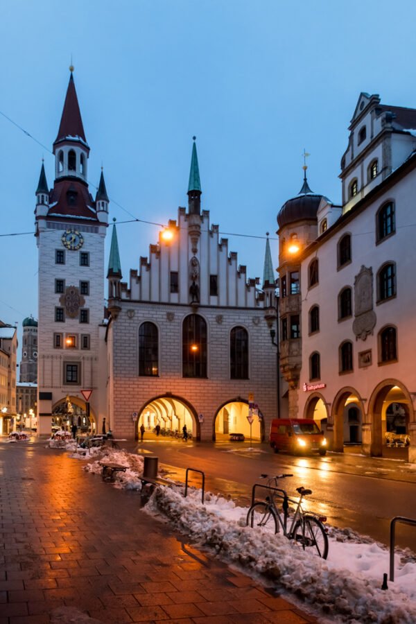 Roland Seichter Fotografie - Einzigartige Wandbilder - Stadtfotografie - Das alte Münchener Rathaus am Morgen