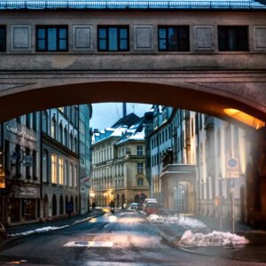 Roland Seichter Fotografie - Einzigartige Wandbilder - Stadtfotografie - Blick in die Münchener Sparkassenstraße am Morgen