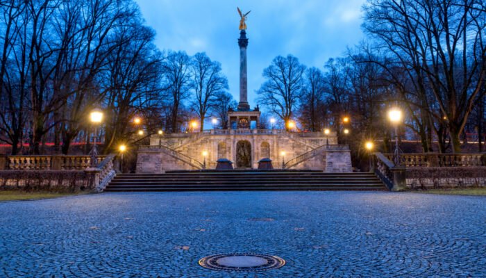 Roland Seichter Fotografie - Städtefotografie - München - Der Freidensengel am Morgen zur blauen Stunde