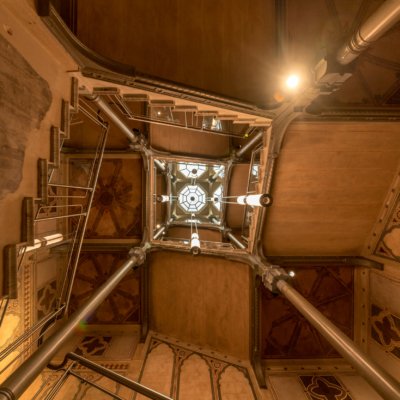Roland Seichter Fotografie - Städtefotografie - Treppenhaus in der Synagoge Berlin von unten fotografiert