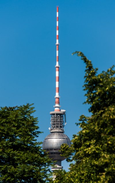 Roland Seichter Fotografie - Städtefotografie - Die Turmspitze des Berliner Fernsehturms