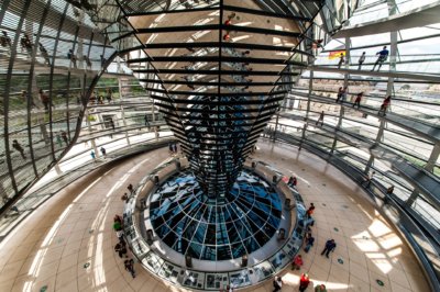 Roland Seichter Fotografie - Städtefotografie - Blick in die Kuppel des Reichstagsgebäudes