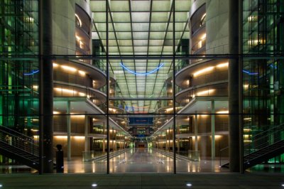 Roland Seichter Fotografie - Städtefotografie - Innenansicht des Paul-Löbe-Hauses im Regierungsviertel Berlin