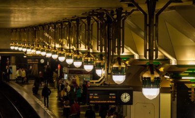 Roland Seichter Fotografie - Städtefotografie - Die Beleuchtung ein einem U-Bahnhof