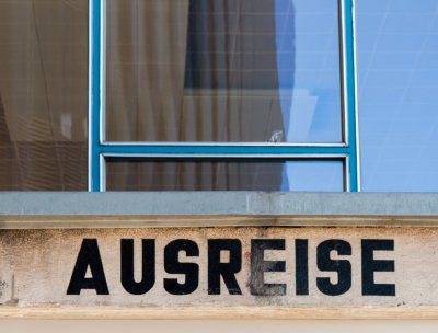 Roland Seichter Fotografie - Städtefotografie - Anschrift "Ausreise" am Grenzübergang Friedrichstraße
