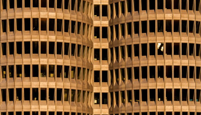 Roland Seichter Fotografie - Städtefotografie - München - Markante Fassade des BMW Hochhauses