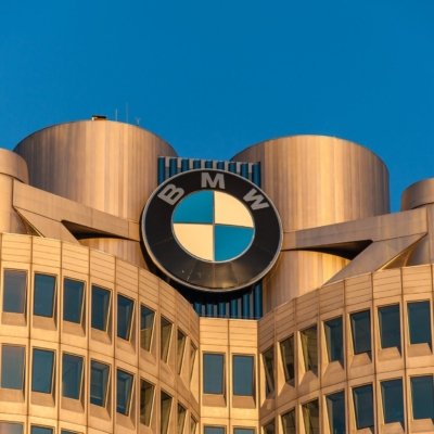 Roland Seichter Fotografie - Städtefotografie - Oberste Spitze des BMW Hochhauses im Morgenlicht