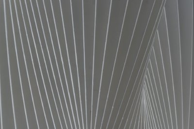 Roland Seichter Fotografie - Abstrakte Fotografie - Detailsauschnitt der Fassade eines Gebäudes, es bleiben nur noch geometrische Linein übrig
