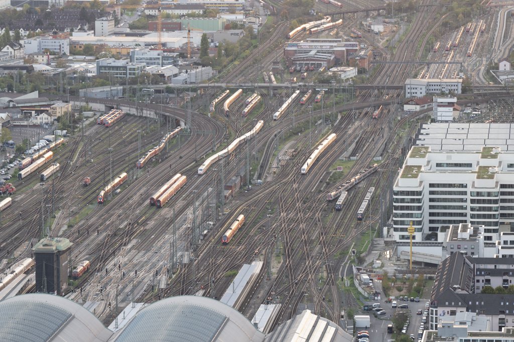 Roland Seichter Fotografie - Fototour Frankfurt - Am Bahnhof