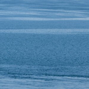 Roland Seichter Fotografie - Einzigartige Wandbilder - Minimalistische Fotografie, nur blaues Wasser