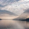 Roland Seichter Fotografie - Einzigartige Wandbilder - Landschaftsfotografie - Morgendunst liegt über einem See