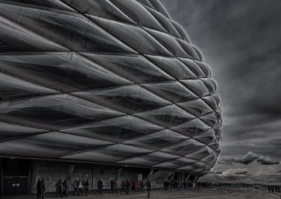 Roland Seichter Fotografie - Architekturfotografie - Detailansicht der Allianzarena in München. Schwarz/Weiß
