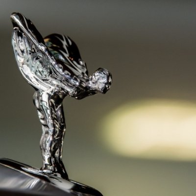 Roland Seichter Fotografie - Nahhaufnahme der RollsRoyce Spirit of Ecstacy