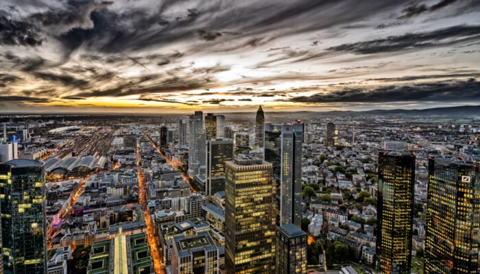 Roland Seichter Fotografie - Städtefotografie - Frankfurt - Blick von oben auf Frankfurt im Abendlicht