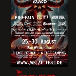 Das offizielle Cover des Photo-Booklets 'Das Forest Metal Fest 2026 - Eine Dokumentation'. Das Poster-Motiv zeigt eine große, feurige Teufelsfratze mit Hörnern, umgeben von Flammen. Oben steht 'FOREST METAL FEST 2026'. Darunter sind zahlreiche Bandlogos wie Pro-Pain, Nord, Dust Bolt und Lacrimas Profundere zu sehen, sowie das Datum '25.-30. AUGUST' und der Veranstaltungsort 'BAD WÖRISHOFEN'. Ganz unten steht die Website 'WWW.METAL-FEST.DE'.