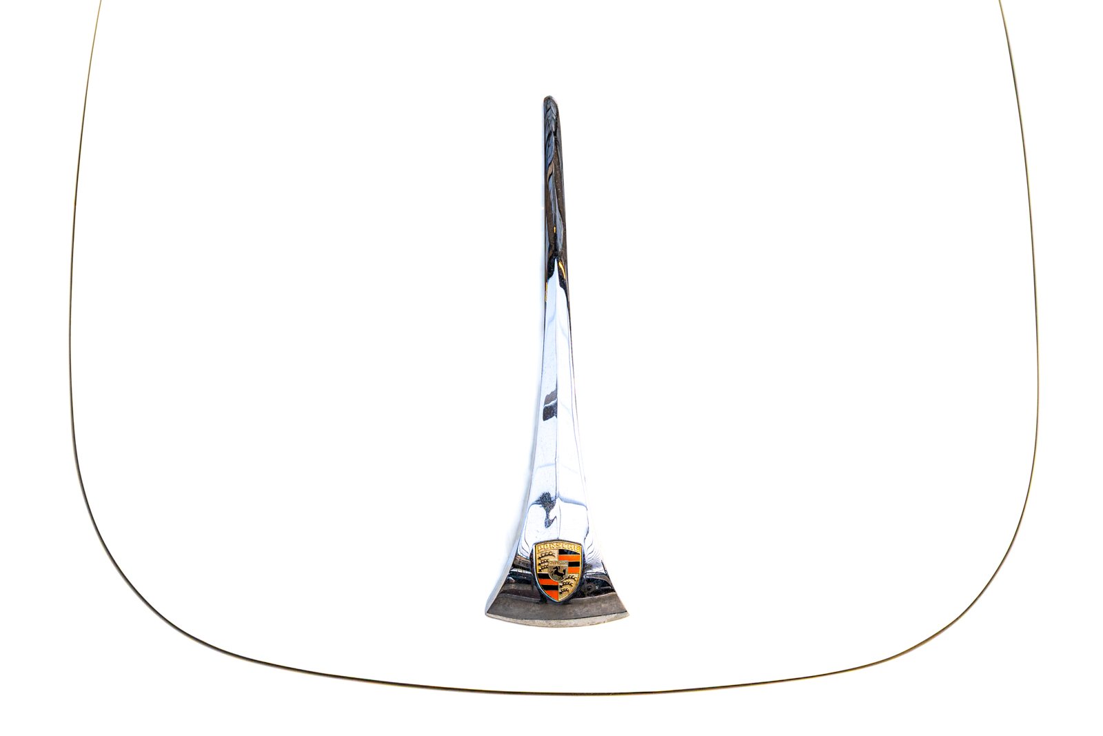 Frontklappe eines Porsche 356 minimalistisch verfremdet – exklusive Oldtimer-Fotokunst für Büros.