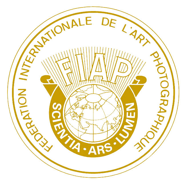 Offizielles Logo der FIAP (Fédération Internationale de l'Art Photographique) zur Kennzeichnung der Auszeichnung als EFIAP-Fotograf in Gold