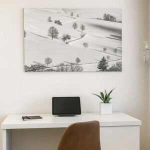 Doppel S Das Wandbild Doppel S im 3:2 Format als beruhigender und strukturgebender Blickfang an der Wand einer modern eingerichteten Arztpraxis.