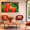 Das Wandbild Tulpenmakro im 3:2 Format als freundlicher und beruhigender Farbakzent an der Wand in einem hell gestalteten Wartezimmer.
